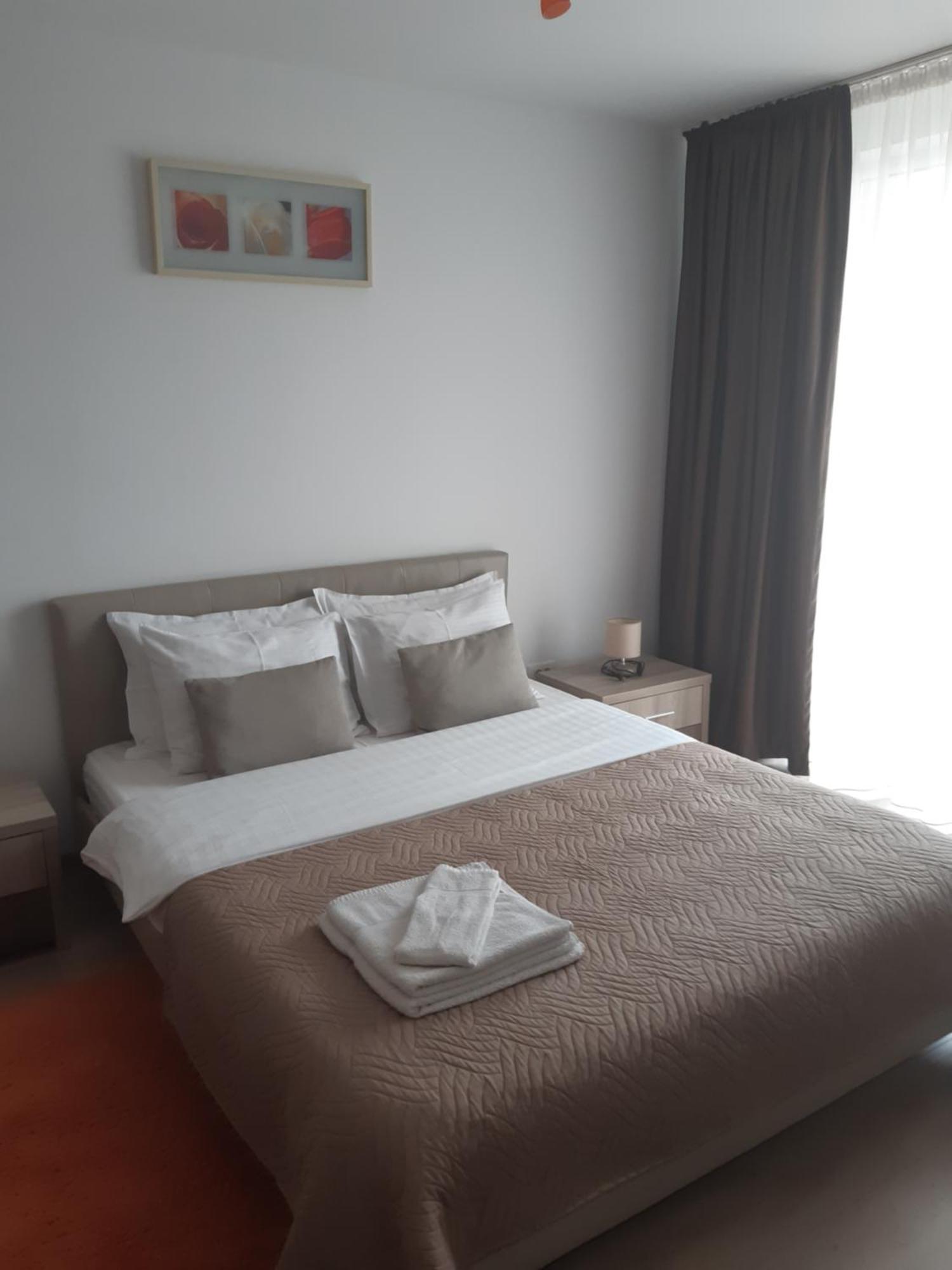 Apartament Marcel - Coresi Mall Brasov Bagian luar foto